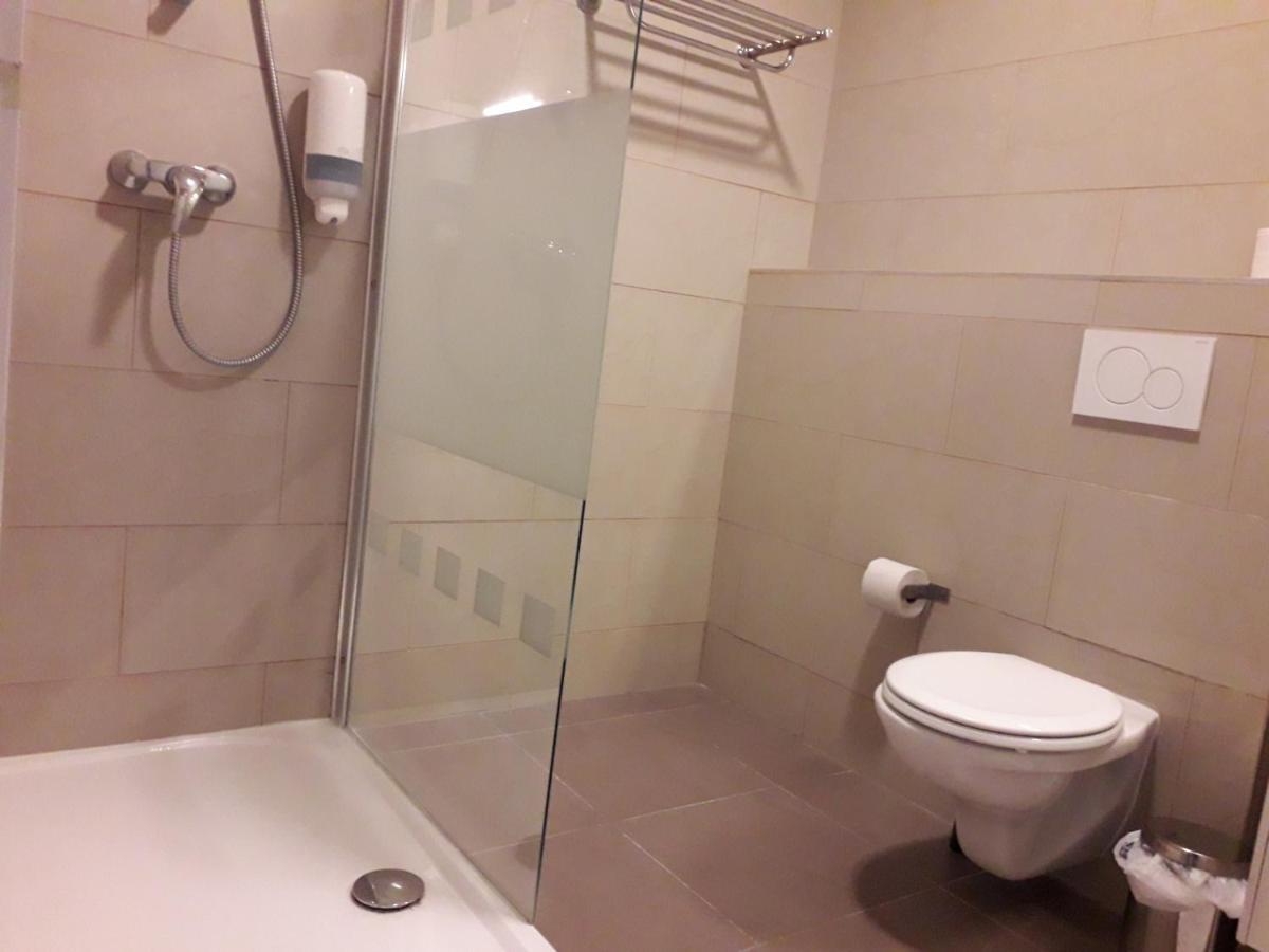 Hotel Auberge Van Strombeek Jette Luaran gambar